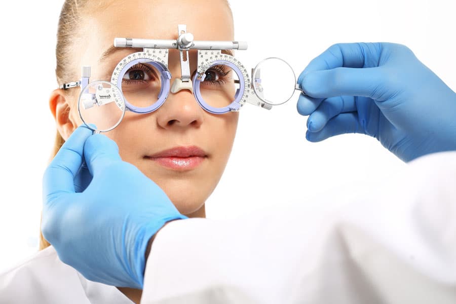 Realizamos revisiones oculares completas y personalizadas